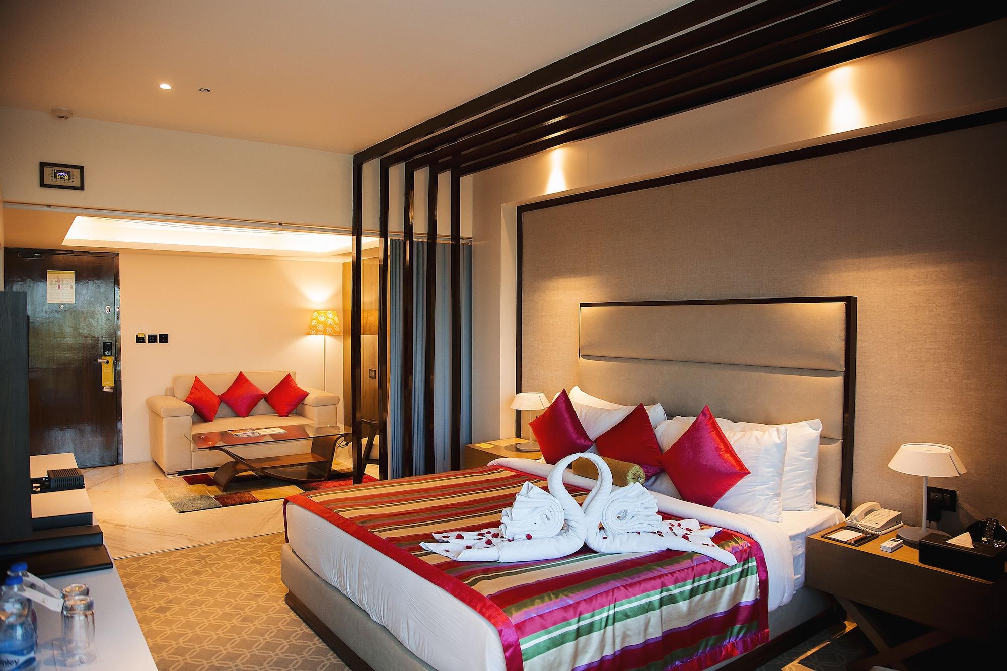 Radisson Lucknow City Center Екстер'єр фото