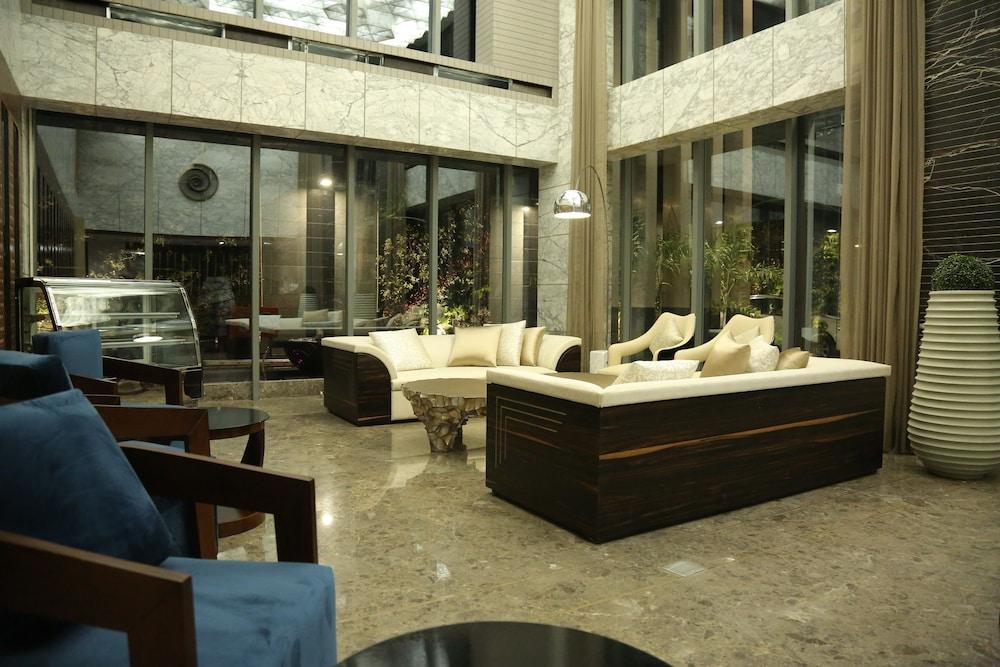 Radisson Lucknow City Center Екстер'єр фото