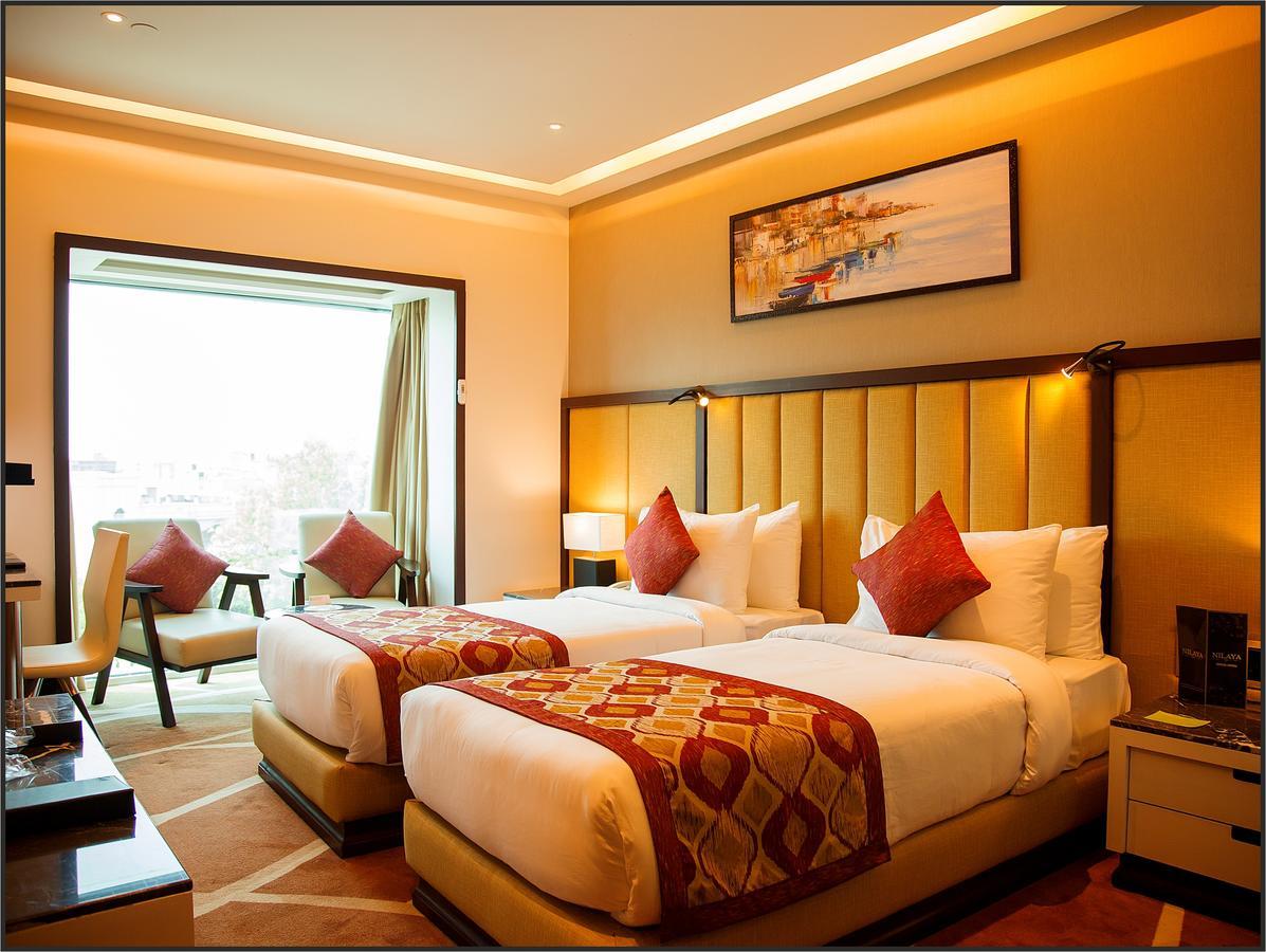 Radisson Lucknow City Center Екстер'єр фото